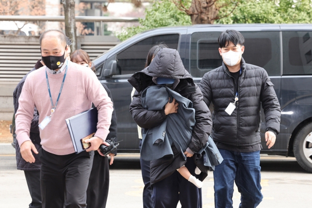 Người phụ nữ tống tiền Lee Sun Kyun cả tỷ đồng bị “bóc trần” dùng đứa bé lừa đảo thêm 5 người đàn ông khác- Ảnh 2.