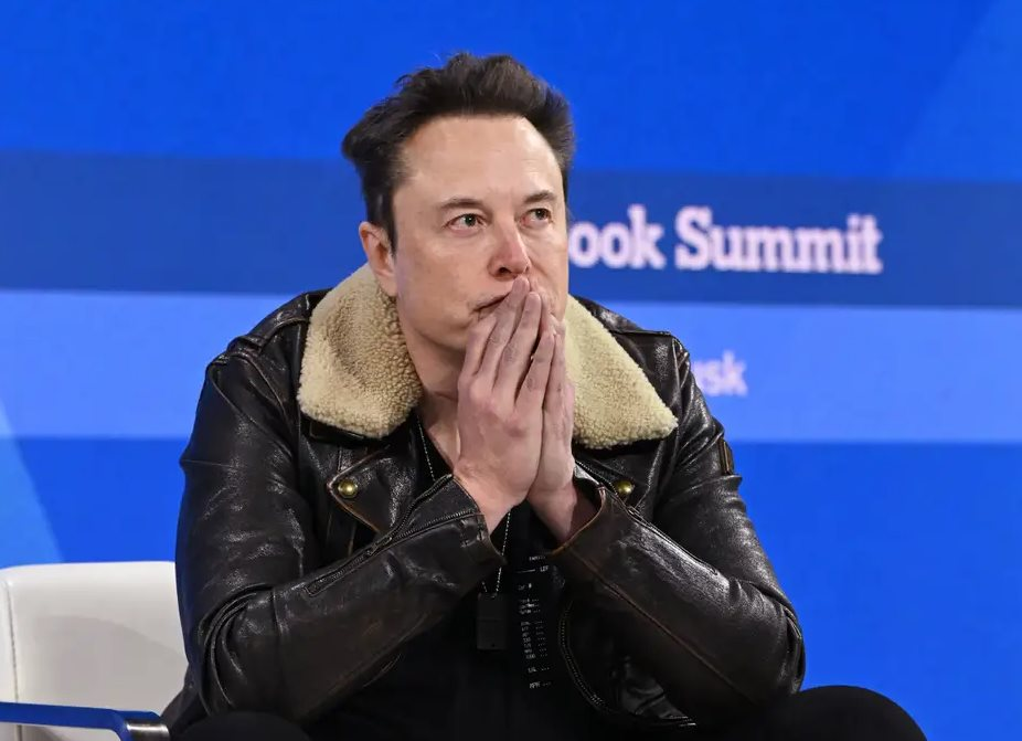 Tesla lâm vào ‘thế nguy’, có thể sắp bị ‘chiến thần’ Trung Quốc vượt mặt: Chuyên gia nhận định hãng xe điện của Elon Musk giống Apple và ‘sẽ không thua' nhờ chiến lược này- Ảnh 1.