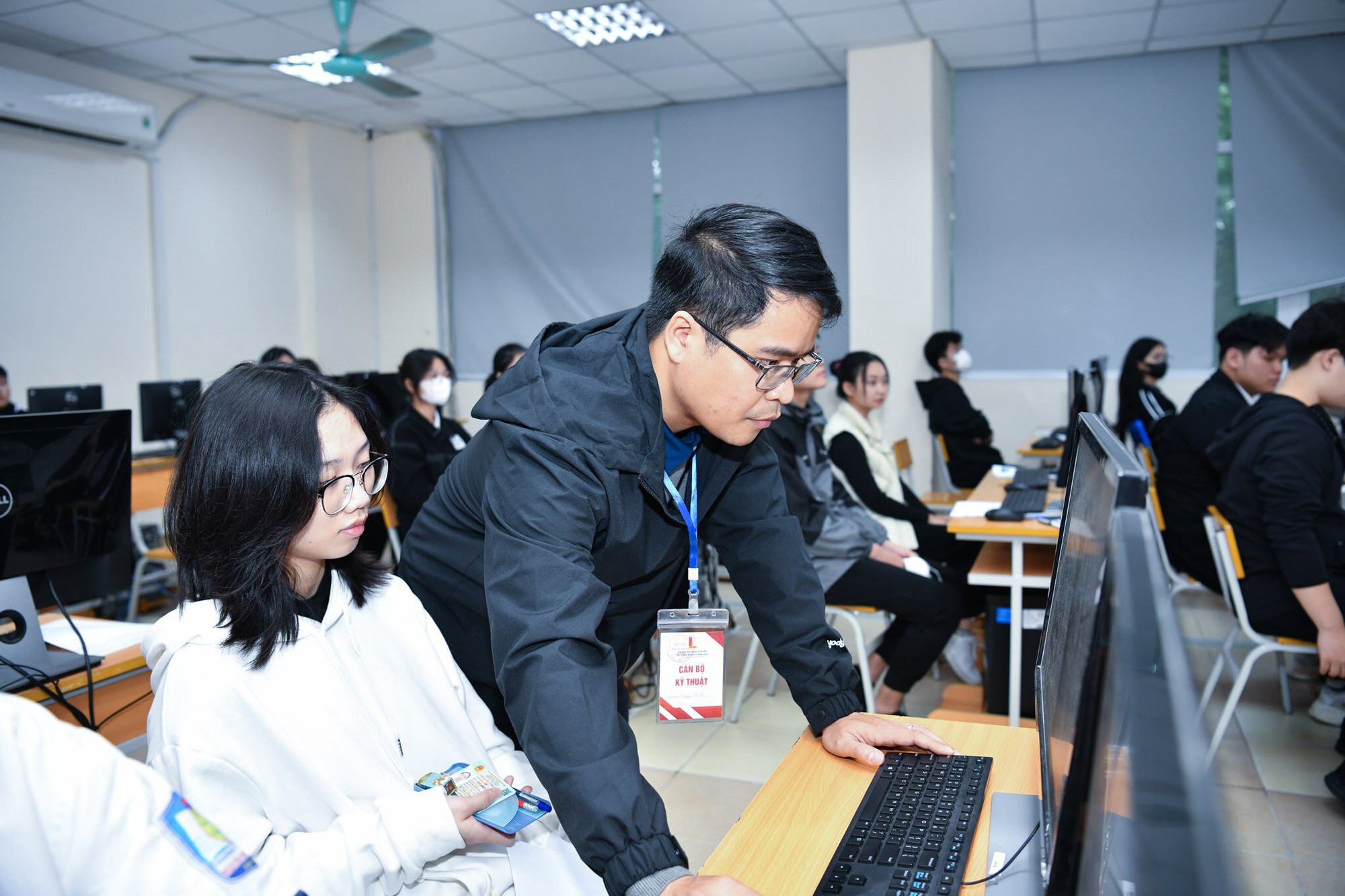 Hơn 2.800 thí sinh bước vào kỳ thi tuyển sinh đại học đầu tiên năm 2024 - Ảnh 2.