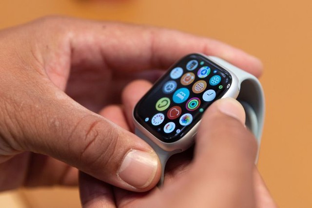 Apple Watch nguy cơ thành 'vết nhơ' trong sự nghiệp của Tim Cook: Nỗ lực 9 năm biến chiếc đồng hồ thành thiết bị y tế hóa nguy hiểm, chọc giận cả 1 ngành công nghiệp- Ảnh 1.