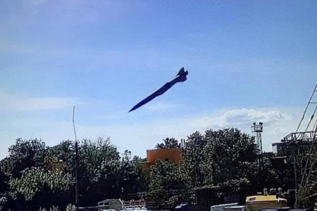 Quan chức Ukraine thừa nhận không thể đánh chặn tên lửa Kh-22 của Nga- Ảnh 1.