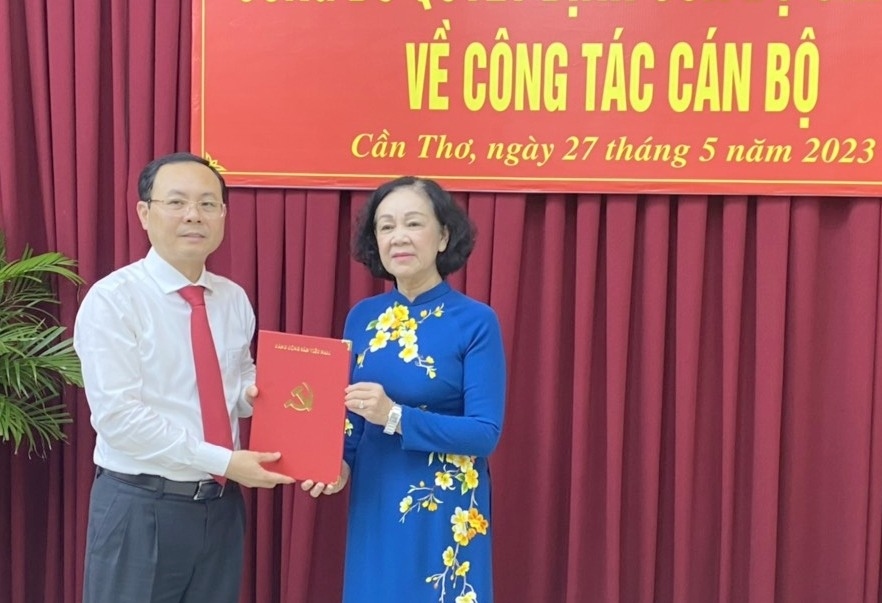 Các bí thư, chủ tịch tỉnh được điều động, phân công trong năm 2023- Ảnh 14.