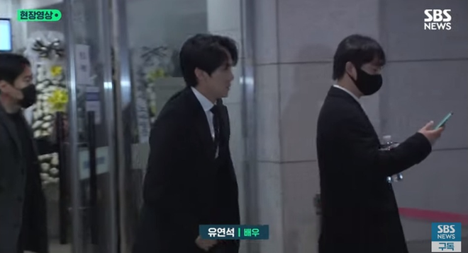 Nửa showbiz đổ bộ 3 ngày tang lễ Lee Sun Kyun: Bộ trưởng và IU âm thầm, Gong Yoo cùng dàn siêu sao túc trực- Ảnh 20.