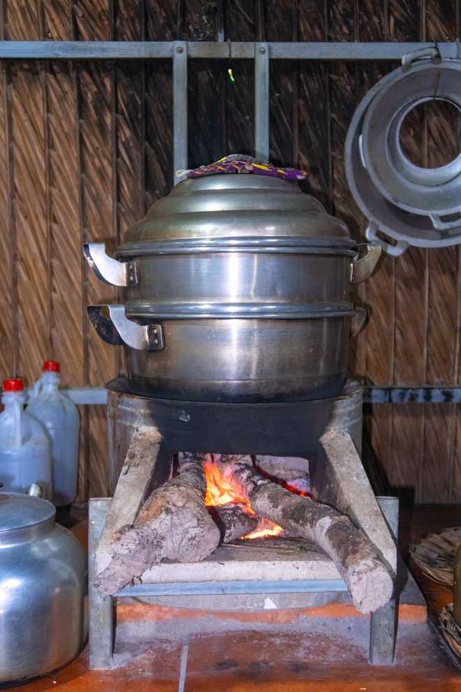 Ngoài "đặc sản" cá lóc bay, Tết này tìm tới Cần Thơ hái quả vú sữa chín mọng và đổ bánh đúng điệu miền Tây- Ảnh 12.