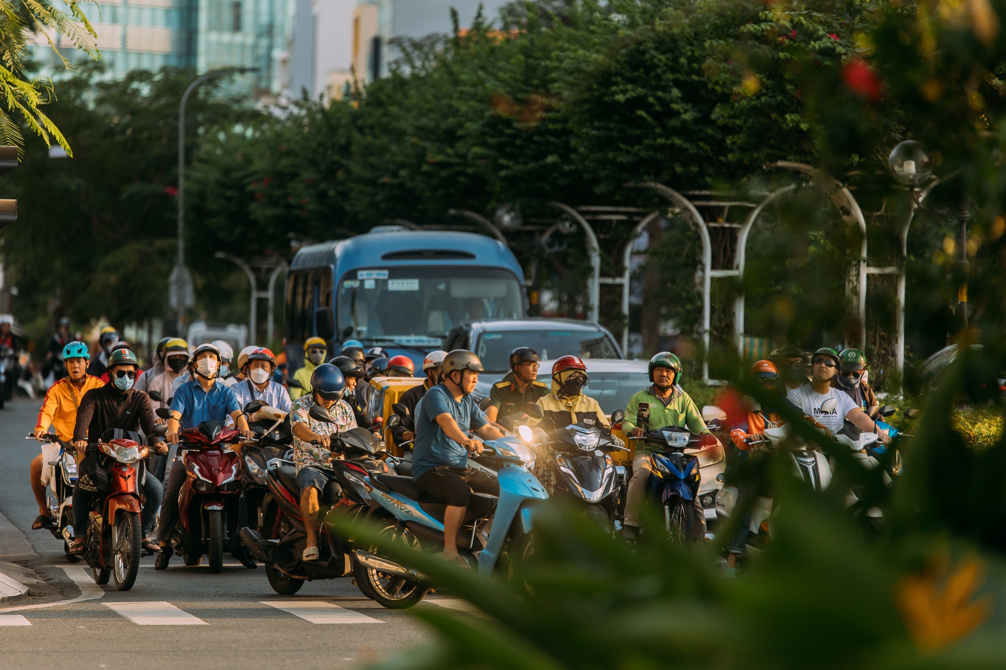 Những ngày cuối cùng của năm 2023: Nắng thì đẹp, phố yên bình và người rất xinh!- Ảnh 13.