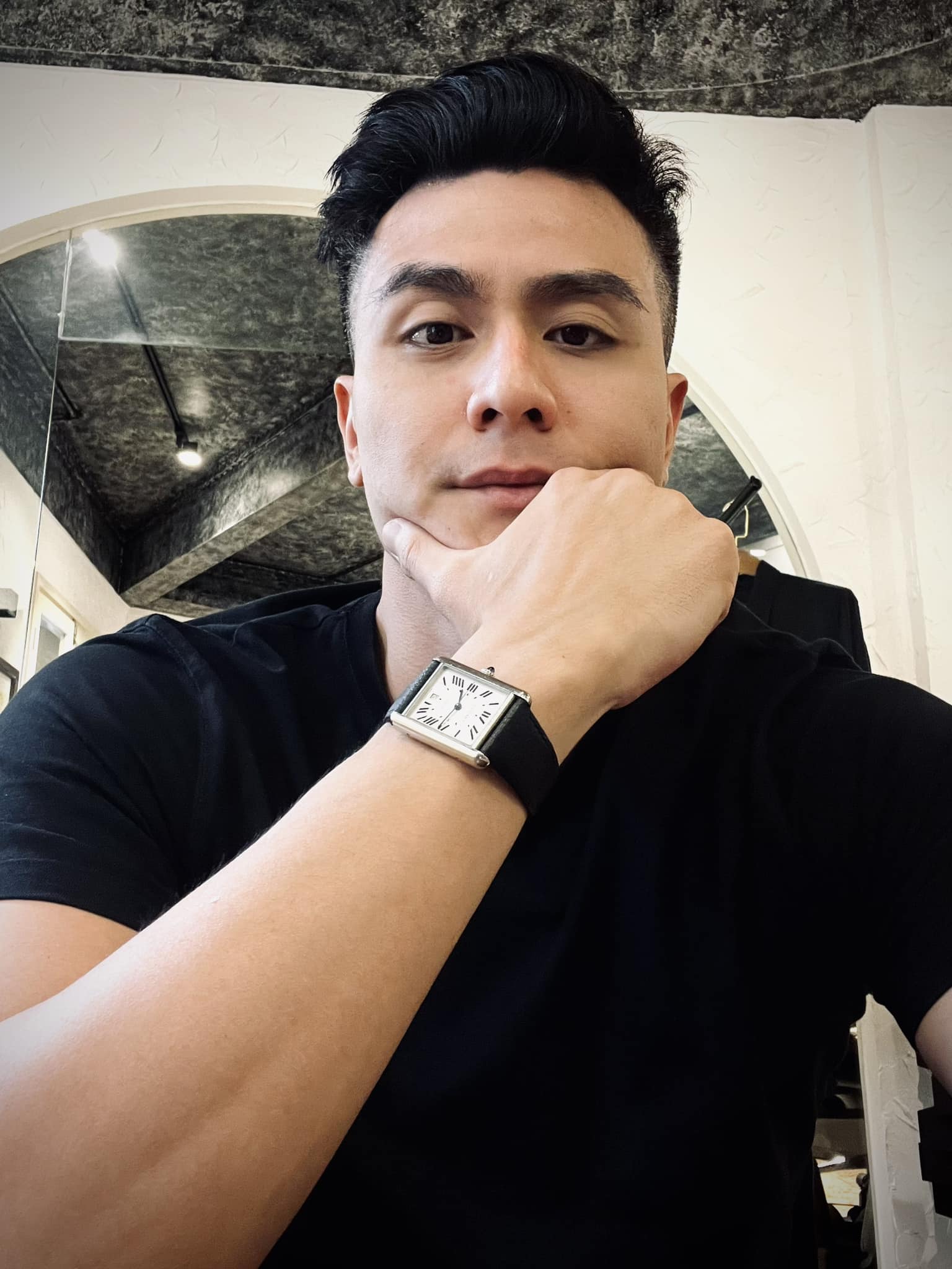 Cuộc sống dạo này của Vĩnh Thụy: Rời showbiz, lấy vợ ái nữ đại gia, gây bất ngờ khi hé lộ diện mạo bà xã - Ảnh 2.