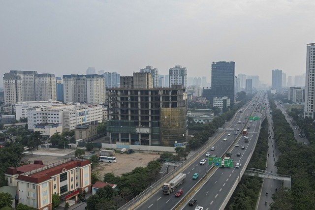 Những toà nhà “chết đứng” ở Hà Nội xây dựng xuyên thập kỷ vẫn chưa hoàn thiện - Ảnh 9.