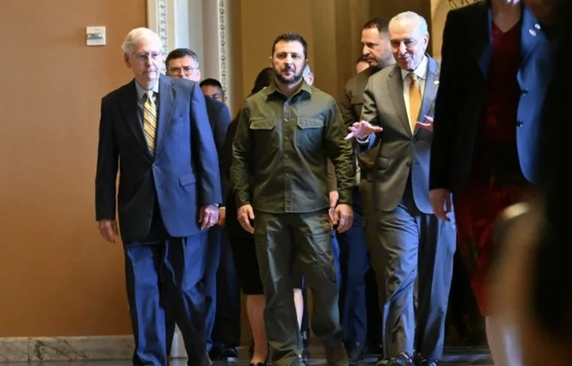Các nghị sĩ Mỹ đấu khẩu sau khi Tổng thống Ukraine bất ngờ hủy phát biểu - Ảnh 1.