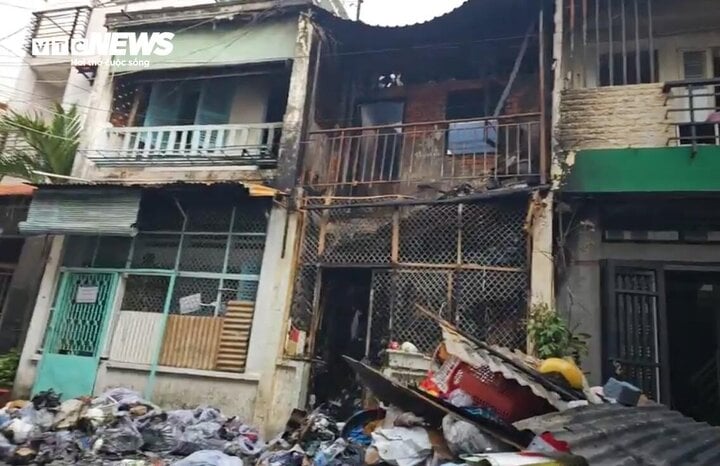TP.HCM: Nhân chứng kể giây phút lửa bùng lên trong căn nhà khiến 2 người tử vong - Ảnh 4. TP.HCM: Nhân chứng kể giây phút lửa bùng lên trong căn nhà khiến 2 người tử vong - Ảnh 4.