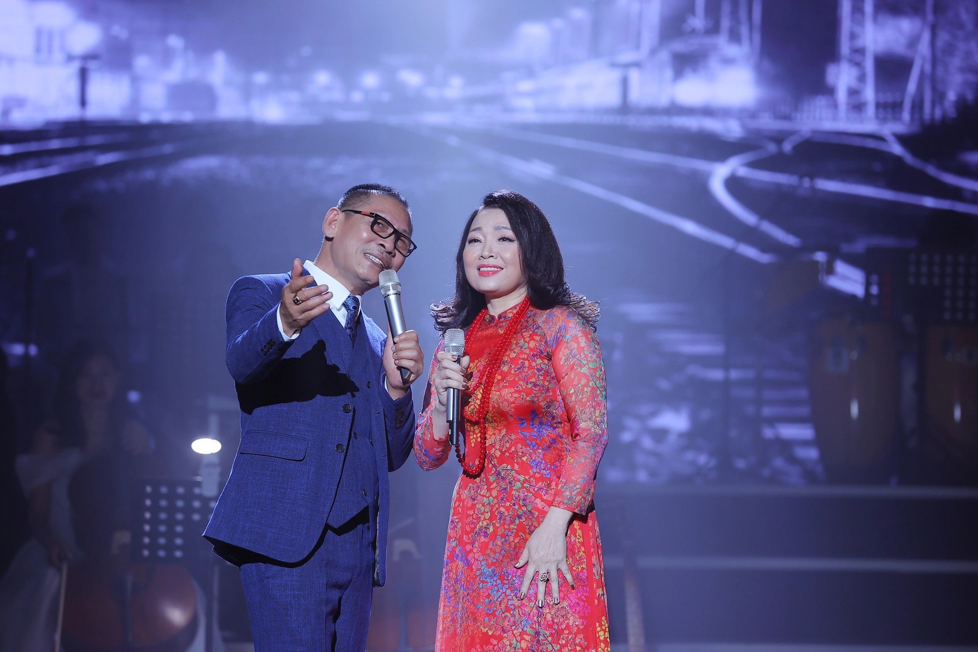 Từ công nhân trở thành quý ông hát, được phong NSND - Ảnh 4.