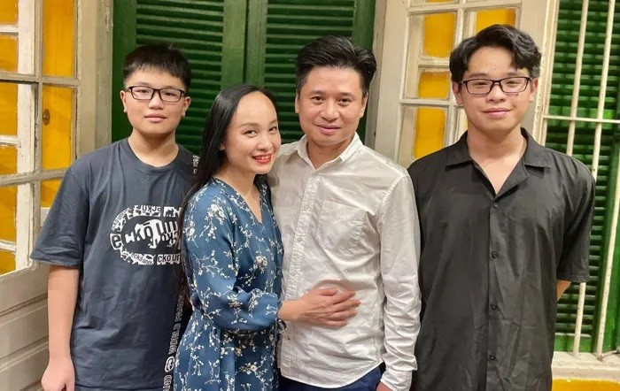 Bí quyết 19 năm hạnh phúc của vợ chồng cùng được phong tặng danh hiệu NSND - Ảnh 2.