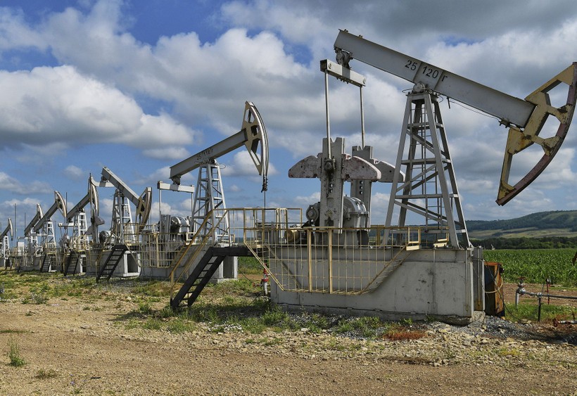 Moscow kiếm được 11 tỷ USD từ dầu mỏ chỉ riêng trong tháng 10 - Ảnh 1.