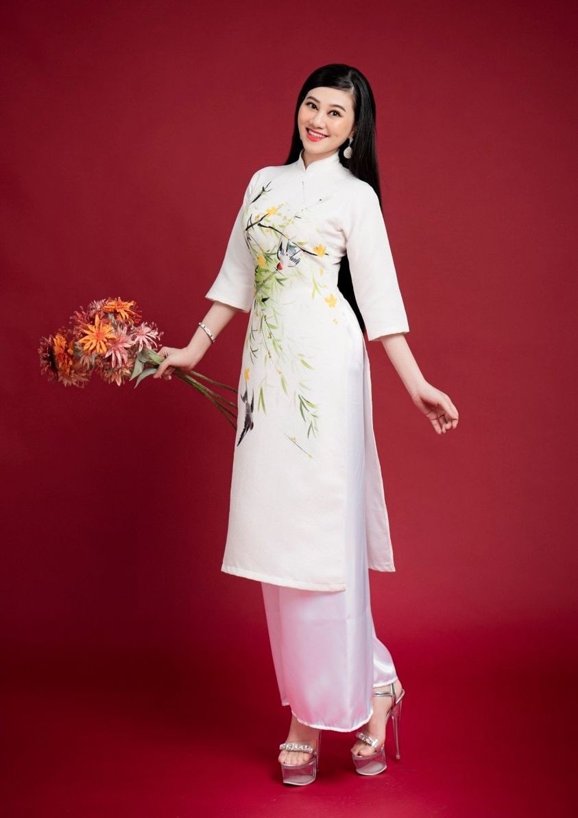 Quế Trân - Nữ nghệ sĩ cải lương trẻ nhất được phong tặng danh hiệu NSND - Ảnh 2.