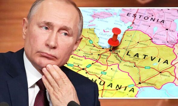 Nước EU xé thỏa thuận, dọa khóa St. Petersburg nếu Nga động binh: Hé lộ kịch bản chiếu bí Moscow - Ảnh 2.