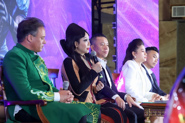 Nhiều ca sĩ Việt nổi tiếng biểu diễn tại sự kiện thể thao lớn nhất nước Mỹ - Ảnh 2.