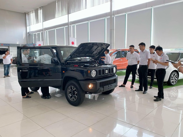 Thêm lô Suzuki Jimny về Việt Nam, đại lý báo ra mắt tháng 3 năm sau, khách hàng tiếp tục mòn mỏi chờ đợi - Ảnh 3.