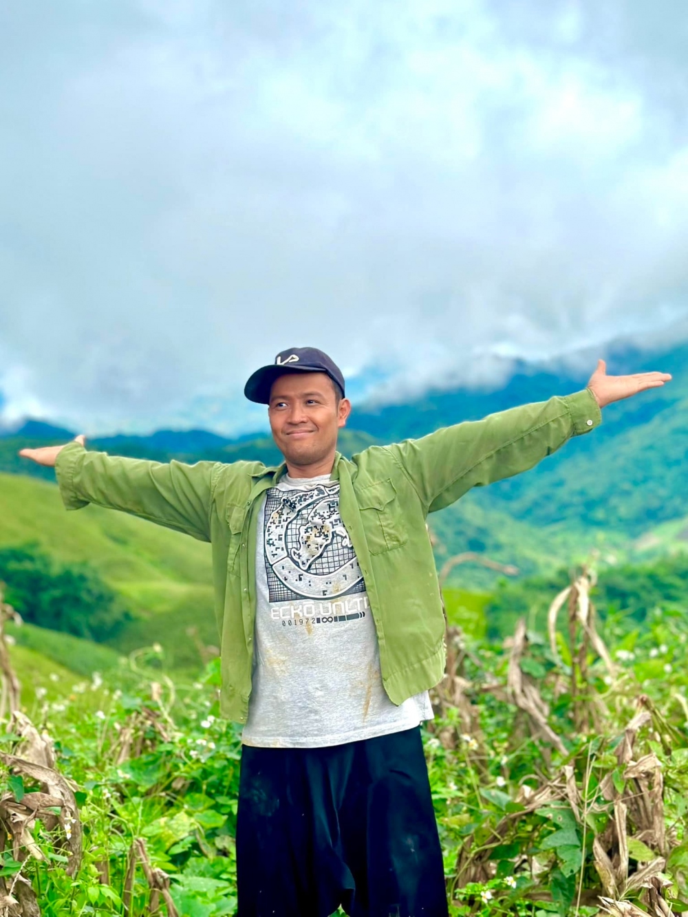 Nam diễn viên duyên dáng nhất nhì màn ảnh Việt vừa được phong tặng NSƯT là ai? - Ảnh 2.