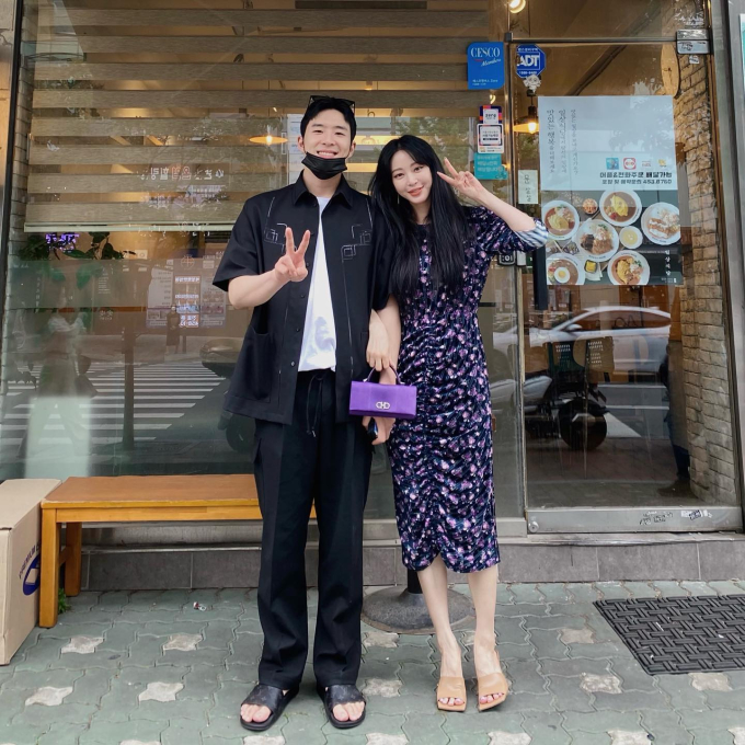 Bạn trai bị bóc phốt làm trai bao, Han Ye Seul liền có loạt động thái cực gắt - Ảnh 4.