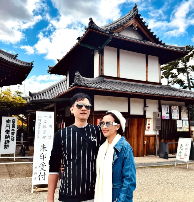 Sao nữ Vbiz khoe ảnh bên chồng đại gia hơn 12 tuổi, flex căn biệt thự triệu đô được trang hoàng Noel - Ảnh 8.