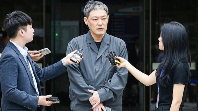 Bạn trai bị bóc phốt làm trai bao, Han Ye Seul liền có loạt động thái cực gắt - Ảnh 2.