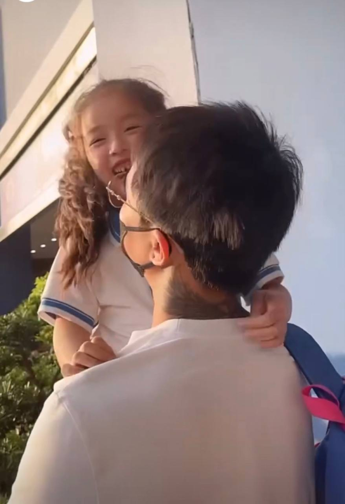 Sau khi xác nhận chuyện tình cảm, Cindy Lư - Đạt G bị soi loạt hint đang sống chung nhà? - Ảnh 4.