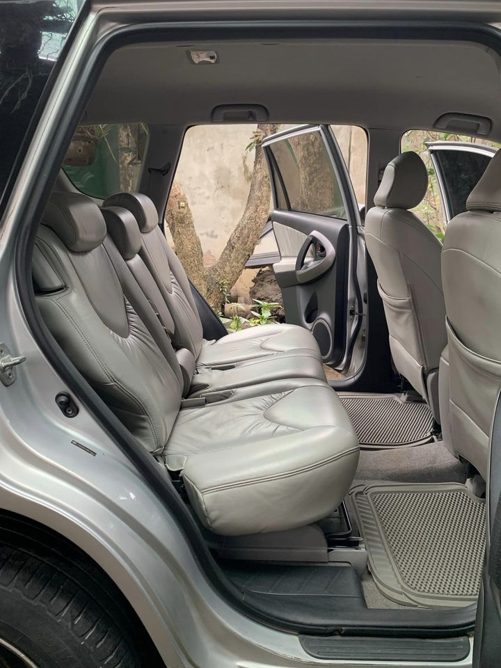 Chào Toyota RAV4 15 tuổi rẻ hơn Morning mới, người bán khẳng định: Xe còn zin 100%, máy móc chưa bổ - Ảnh 4.