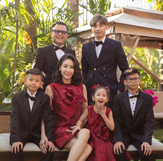 Những mẹ kế Vbiz: Đàm Thu Trang được khen ngợi tinh tế, 1 sao nữ viết thư xin được nuôi con chồng - Ảnh 6.