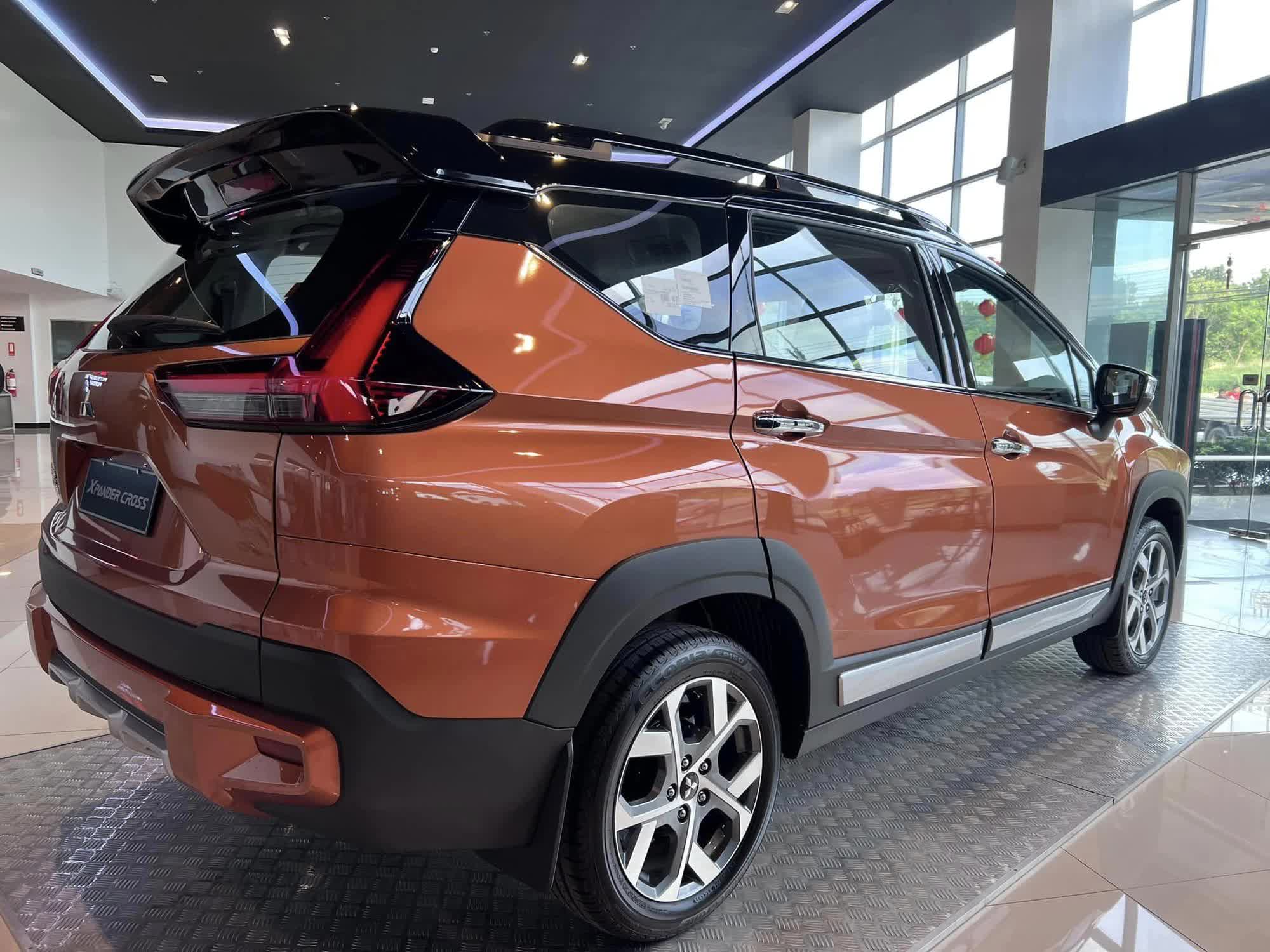 Mitsubishi Xpander Cross 2023 lần đầu lộ diện tại Việt Nam, sắp ra mắt với loạt thay đổi mới đe dọa Veloz Cross và XL7 - Ảnh 8.