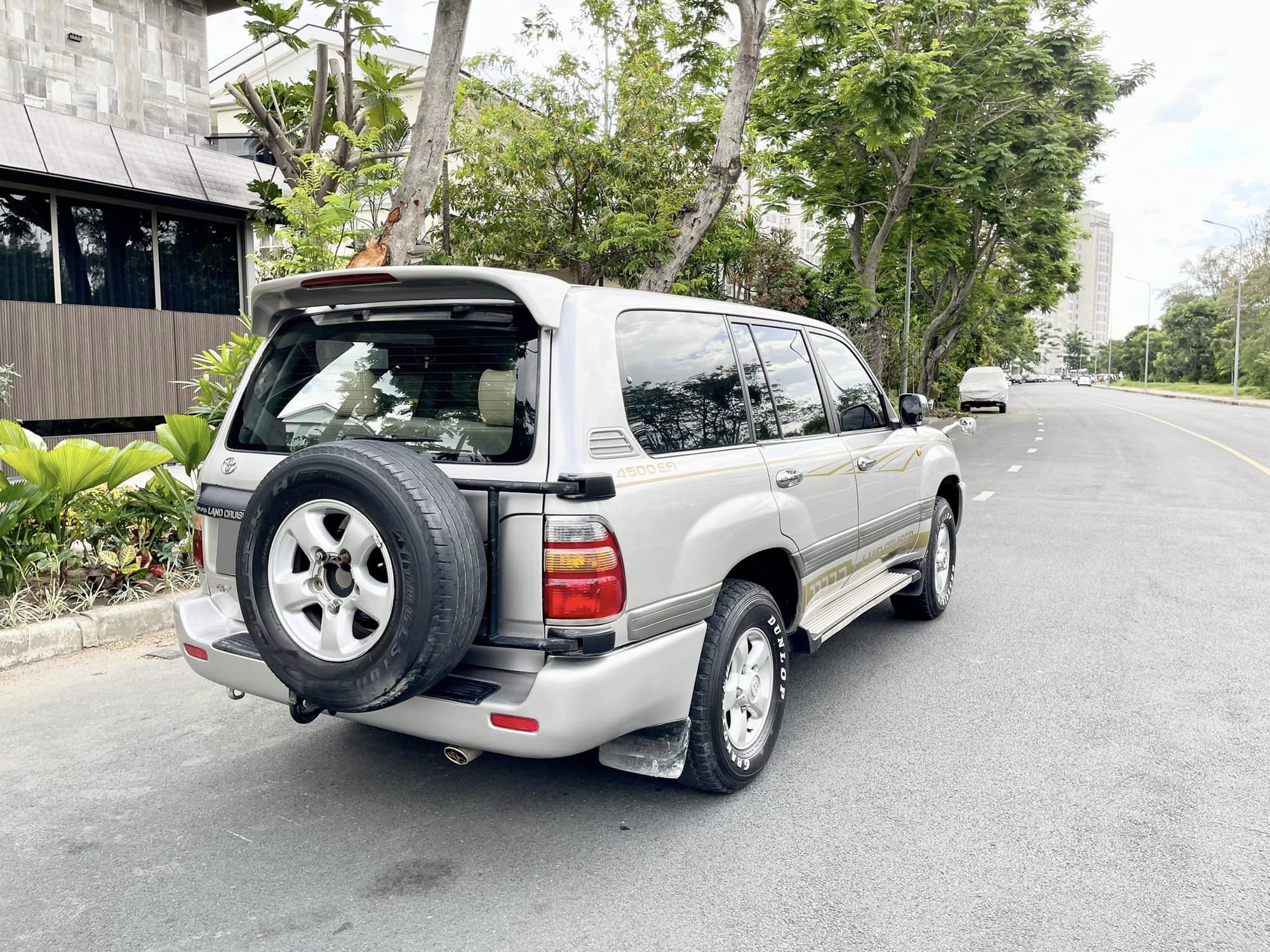 Rao bán Toyota Land Cruiser giá 235 triệu, chủ xe khẳng định máy êm, khung gầm còn chắc chắn - Ảnh 5.