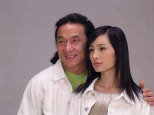 Thành Long bất ngờ xuất hiện ở trường quay phim mới của Dương Mịch - Ảnh 4.
