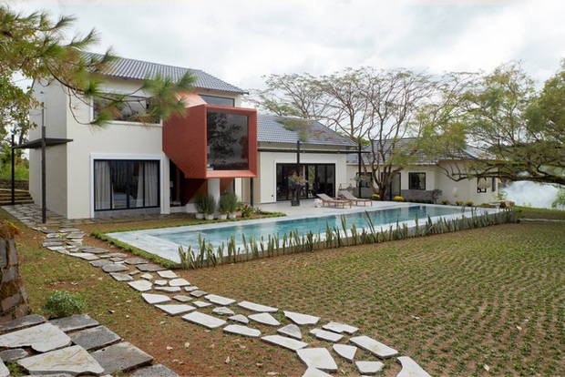 Ngắm trọn biệt thự của Adrian Anh Tuấn - Sơn Đoàn ở Lâm Đồng: Tọa lạc trên mảnh đất 6 hecta, thiết kế chuẩn khu nghỉ dưỡng trong mơ - Ảnh 7.