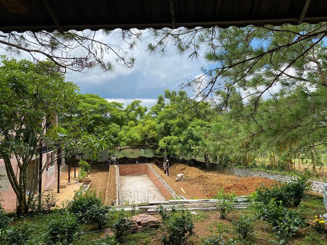 Ngắm trọn biệt thự của Adrian Anh Tuấn - Sơn Đoàn ở Lâm Đồng: Tọa lạc trên mảnh đất 6 hecta, thiết kế chuẩn khu nghỉ dưỡng trong mơ - Ảnh 4.