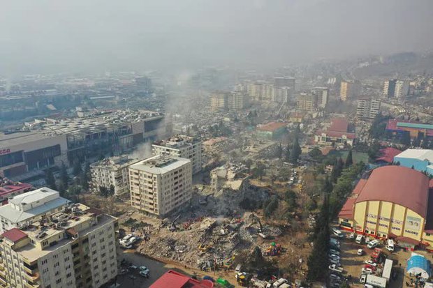 Động đất tại Thổ Nhĩ Kỳ - Syria: Khoảnh khắc y tá liều mình bảo vệ em bé sơ sinh giữa cơn địa chấn 7,8 độ richter khiến nhiều người cảm động - Ảnh 1.