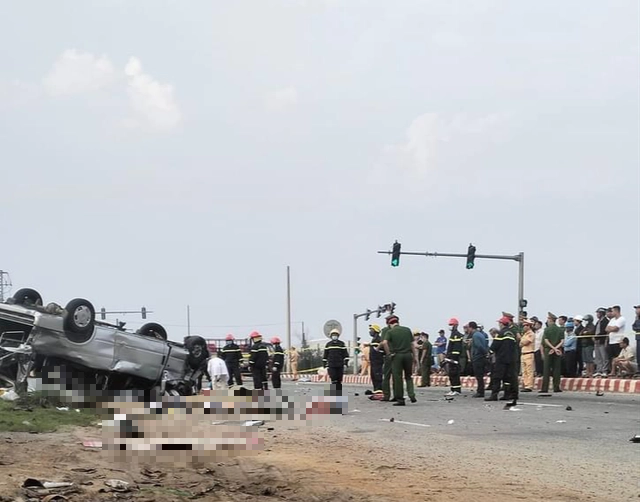 Hiện trường vụ tai nạn thảm khốc ở Quảng Nam, 8 người thiệt mạng - Ảnh 4.