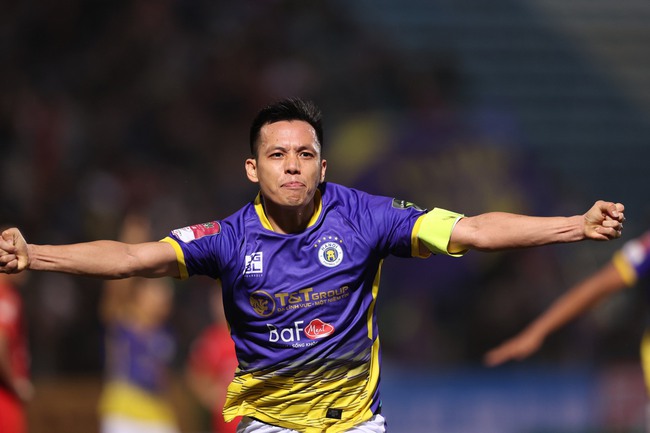 Văn Quyết rực sáng ở V-League và sẽ ‘đổi đời’ ở tuyển Việt Nam