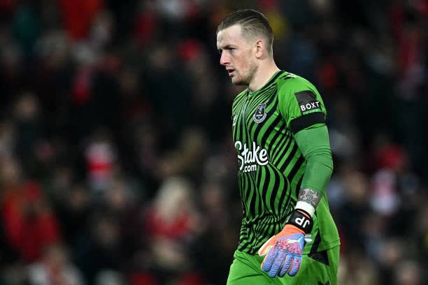 Thủ môn tuyển Anh mắc sai lầm ngớ ngẩn, biếu bàn thắng cho Liverpool - Ảnh 1. Thủ môn tuyển Anh mắc sai lầm ngớ ngẩn, biếu bàn thắng cho Liverpool - Ảnh 1.