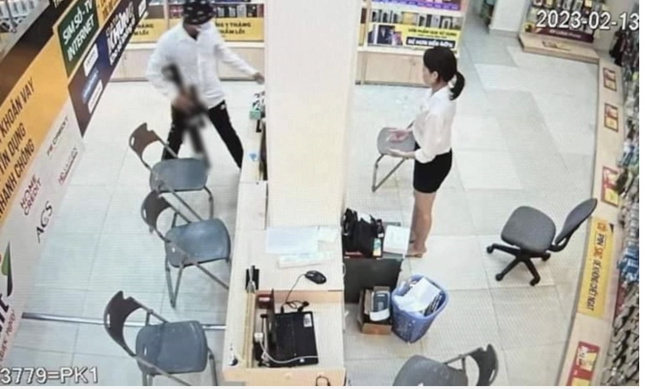 Truy bắt kẻ cầm súng cướp cửa hàng Thế giới di động