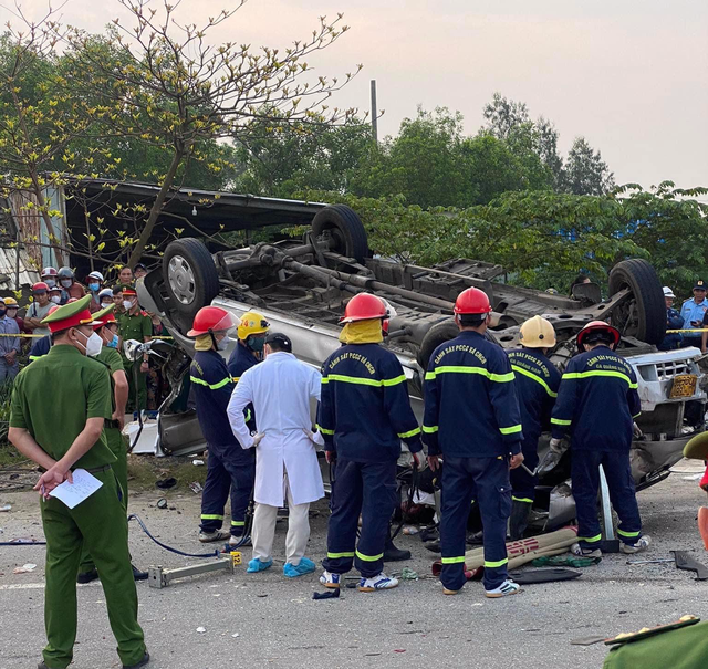 Hiện trường vụ tai nạn thảm khốc ở Quảng Nam, 8 người thiệt mạng - Ảnh 3.