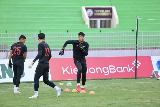 Bóng đá Việt Nam ngày 14/2: U20 Việt Nam lên đường tập huấn tại UAE - Ảnh 2. Bóng đá Việt Nam ngày 14/2: U20 Việt Nam lên đường tập huấn tại UAE - Ảnh 2.