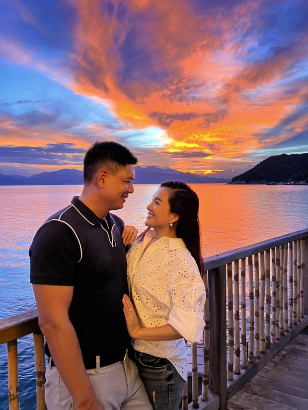 Những cặp sao có hôn nhân lâu bền nhất showbiz Việt - Ảnh 3.