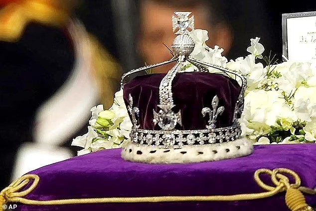 Quyết định bỏ qua viên kim cương 105 carat của Hoàng hậu Camilla - Ảnh 6.