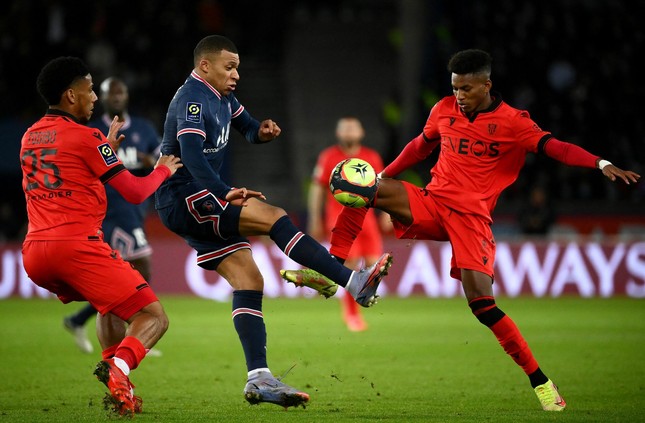 Đội bóng Ligue 1 gặp rắc rối liên quan đến phim nóng - Ảnh 1.