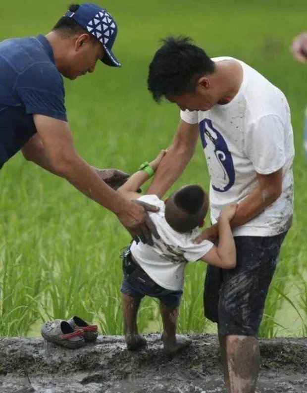 Nam diễn viên này từng bị chỉ trích vì dạy con theo kiểu xấu xí, độc đoán, sau 7 năm anh thay đổi khiến ai cũng ngỡ ngàng - Ảnh 2.