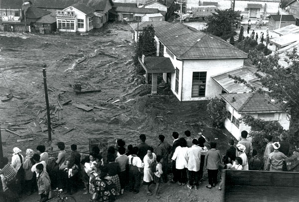 Trận động đất ám ảnh nhất thế giới: Bắt nguồn từ vết nứt dài 800 km, khiến 2 triệu người mất nhà cửa - Ảnh 2.