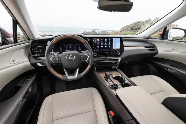 Lexus RX 2023 hot trước giờ G tại Việt Nam: Đại lý chính hãng báo ra mắt ngày mai, showroom ngoài cũng cạnh tranh chào bán - Ảnh 3.