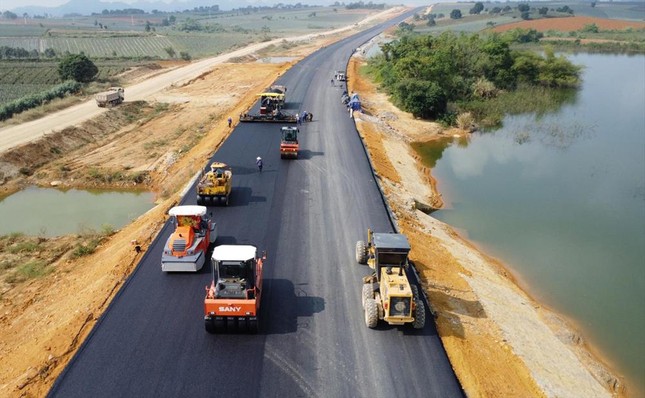 Bộ Giao thông lo ‘không tiêu hết’ hơn 90.000 tỷ đồng vốn đầu tư công - Ảnh 1.