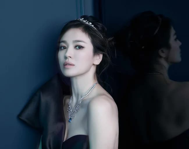 Song Hye Kyo được bình chọn là sao nữ đẹp nhất ngoài đời thực