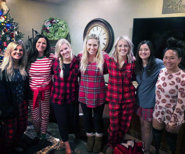 Cuộc sống hiện tại của b&eacute; g&aacute;i gốc Việt bị bố mẹ nổ bom mất 2 ch&acirc;n: Được b&aacute;o ch&iacute; thế giới gọi l&agrave; nữ k&igrave;nh ngư thần kỳ, trở th&agrave;nh đại sứ truyền cảm hứng cho những người khuyết tật - Ảnh 10.