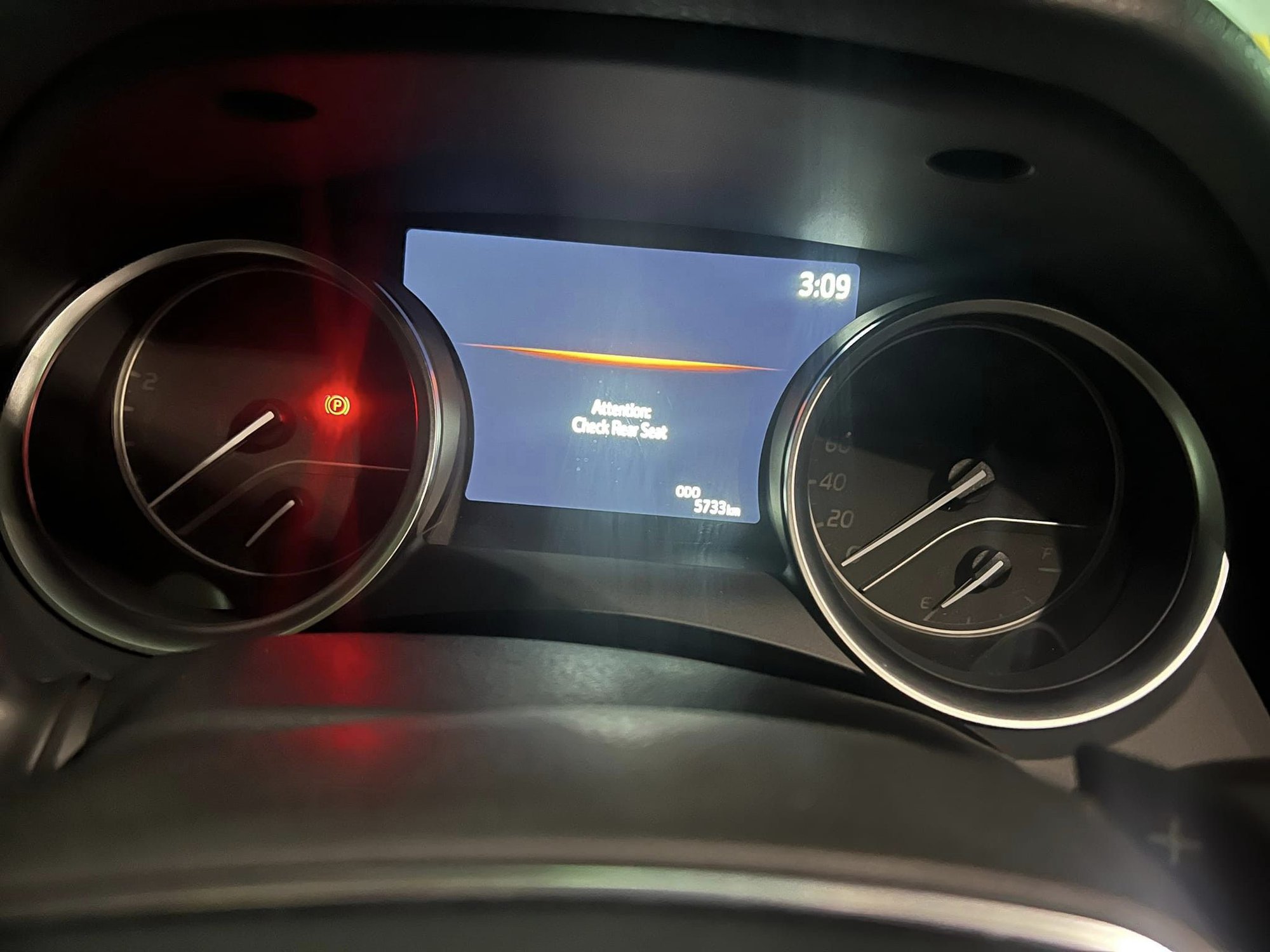 Chủ xe Toyota Camry cả năm chỉ chạy 5.700 km nhưng lỗ luôn 227 triệu đồng - Ảnh 5.