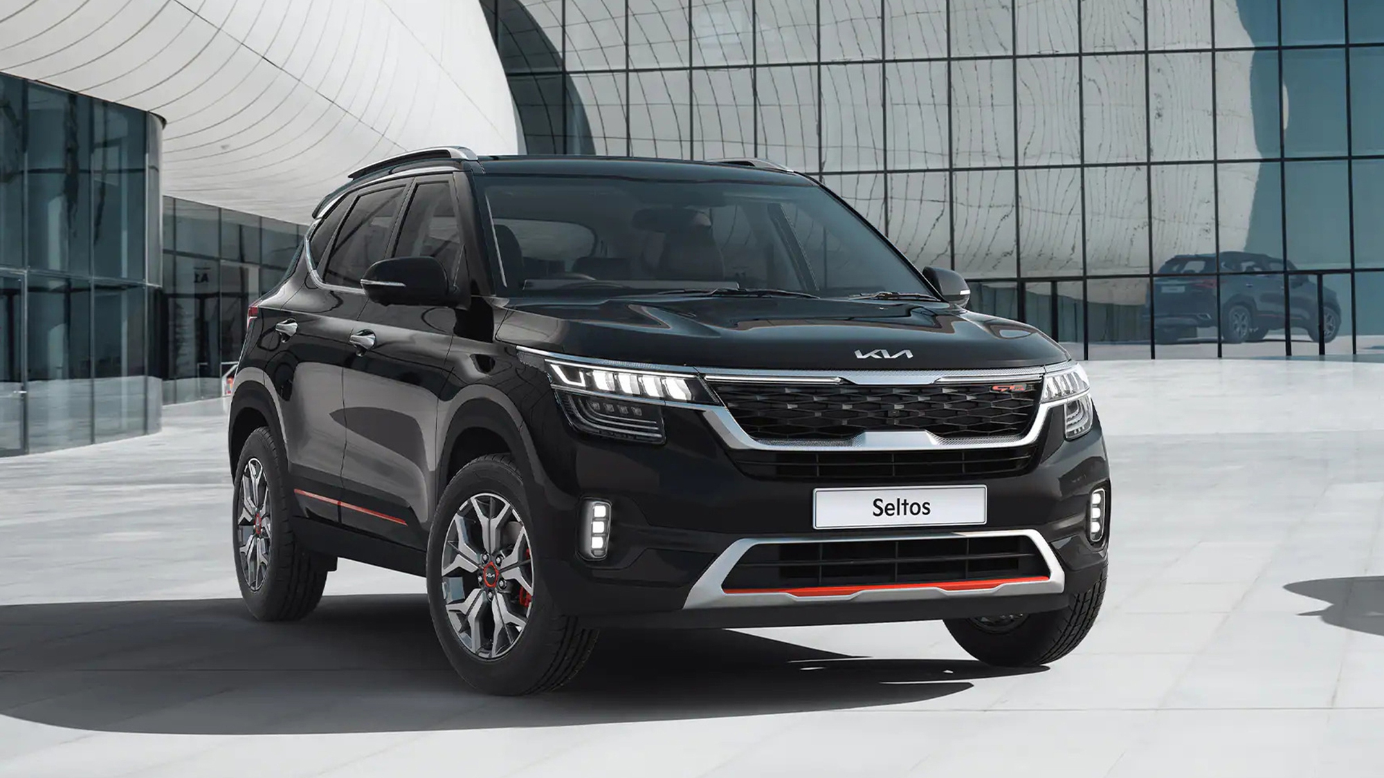 Kia Seltos thêm 3 bản tại VN: Giá từ 649 triệu, có bản thể thao, quyết đua doanh số với Corolla Cross - Ảnh 1.